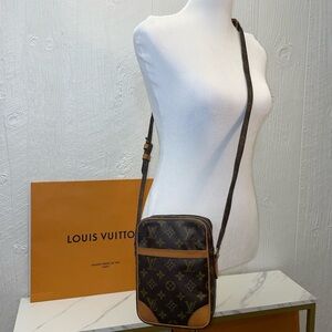 Louis Vuitton Monogram Danube Crossbody Shoulder Bag! Very Good Condition!